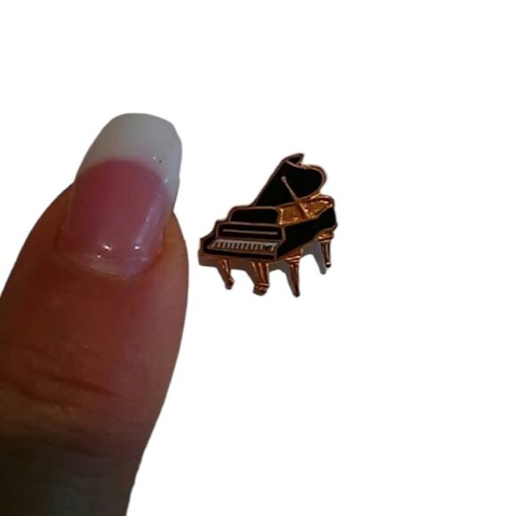 Vintage Piano Pin Brooche Necktie pin Jacket Coat Hat Pin Award Small Mini Size - Picture 1 of 4